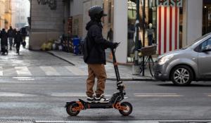 Monopattini, assicurazione e targa obbligatori a partire dal 16 maggio. Il comandante Maccari: &laquo;Controlli mirati&raquo;