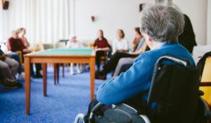 Malata di Alzheimer, il figlio non dovr&agrave; pagare le rette alla Rsa