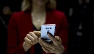 L'amante lo lascia, e lui si vendica inviando agli amici i suoi video intimi