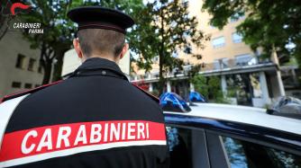 Salsomaggiore Terme: minaccia una strage e cerca di scavalcare il cancello della caserma, poi tenta di aggredire i carabinieri. In manette un 39enne straniero