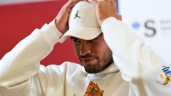Tennis: Alcaraz si ritira da Barcellona per un problema al polso