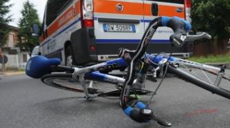 Scontro tra auto e bici a Fidenza: donna ferita trasportata al pronto soccorso di Parma