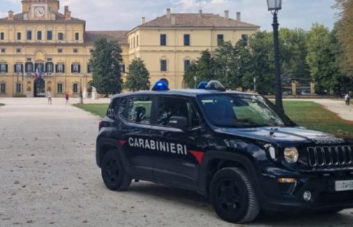 Minacce e botte per pochi euro: patteggia il rapinatore del Parco Ducale