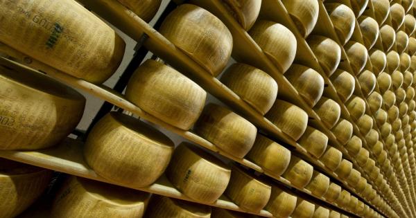 https://www.gazzettadiparma.it/resizer/600/315/true/2022_07_14/thumbnail_Parmigiano_Reggiano_CG_2010__CGF7130-1657784898050.jpg--l_agroalimentare_tiene_il_passo_tra_scambi_regolari_e_stabilita_diffusa__cresce_il_parmigiano_reggiano.jpg?1657784898114