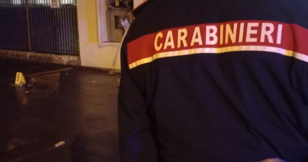 https://www.gazzettadiparma.it/resizer/600/315/true/2024_02_29/felino_carabinieri-1709196070479.jpg--il_compagno_l_accoltella__lei_si_butta_dal_balcone_per_salvarsi.jpg?1709196070493