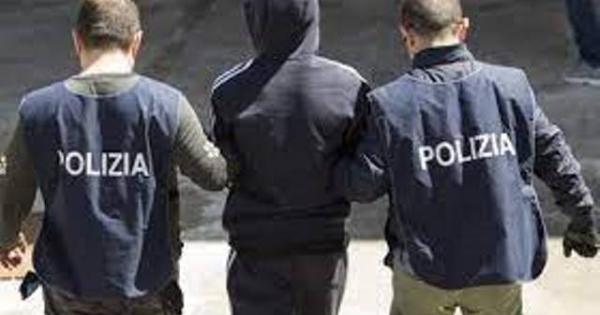 https://www.gazzettadiparma.it/resizer/600/315/true/2025_06_19/Polizia_di_Stato-1750333823922.jpg--due_espulsioni_in_48_ore_e_un_cittadino_marocchino_denunciato_per_violazione_di_provvedimenti_del_questore.jpg?1750333823958