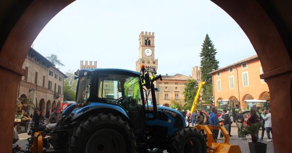 https://www.gazzettadiparma.it/resizer/600/315/true/2025_10_26/agricolabusseto22-1761490134485.jpg--grande_successo_della_fiera_agricola_di_busseto.jpg?1761490135617