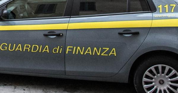 https://www.gazzettadiparma.it/resizer/600/315/true/2025_11_12/guardia_di_finanza-1762959440759.jpg--arrestato_latitante_internazionale.jpg?1762959440804