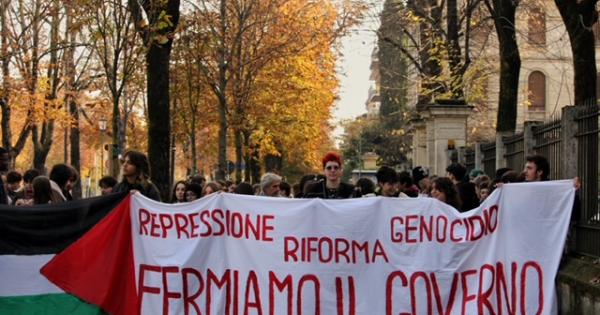 https://www.gazzettadiparma.it/resizer/600/315/true/2025_11_14/image2-1763115868919.jpeg--corteo_in_viale_maria_luigia__traffico_in_tilt_sul_lungoparma_e_sullo_stradone.jpeg?1763115868940
