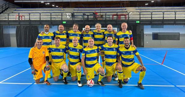 https://www.gazzettadiparma.it/resizer/600/315/true/2025_11_21/Parma_Legends-1763711019418.jpg--calcetto_e_beneficenza__le_leggende_del_parma_in_campo_a_cesena.jpg?1763711019882