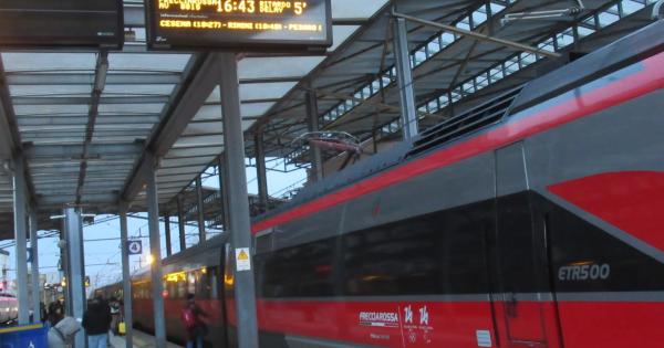 https://www.gazzettadiparma.it/resizer/600/315/true/2025_11_24/Frecciarossa_Bari-1763974237810.jpg--parma_perde_un_altro_frecciarossa__dal_14_dicembre_il_milano_bari_delle_16_43_viaggera_sulla_linea_dell_alta_velocita.jpg?1763974237834
