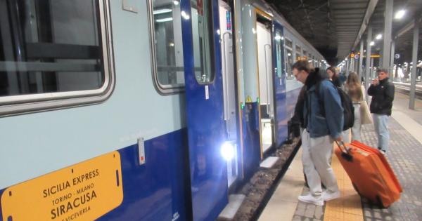 https://www.gazzettadiparma.it/resizer/600/315/true/2025_12_12/Sicilia_Express_2025_FOTO_PRINCIPALE-1765552175268.jpg--natale_e_capodanno__torna_il_treno__sicilia_express___partenze_il_20_e_27_dicembre__da_parma_il_biglietto_costa_27_90_euro__prenotazioni_da_domani_sabato_alle_12.jpg?1765552175310
