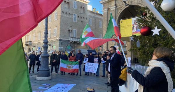 https://www.gazzettadiparma.it/resizer/600/315/true/2026_01_11/3c972c63-0c92-47bb-8f68-835444640ba2-1768151053103.jpg--anche_parma_in_piazza_per__iran_per_la_liberta_.jpg?1768151053150