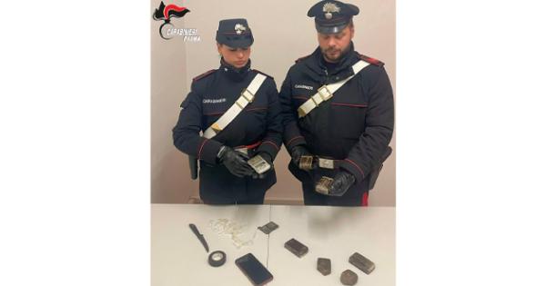 https://www.gazzettadiparma.it/resizer/600/315/true/2026_01_20/rrr-1768902451196.jpg--traversetolo__blitz_antidroga_dei_carabinieri__24enne_arrestato_con_oltre_mezzo_chilo_di_hashish.jpg?1768902451263