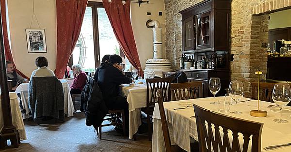 https://www.gazzettadiparma.it/resizer/600/315/true/2026_01_22/ristorante-1769083397420.jpg--mulino_di_casa_sforza__menu_di_terra_e_mare_in_stile_moderno__attento_alla_qualita.jpg?1769083397473