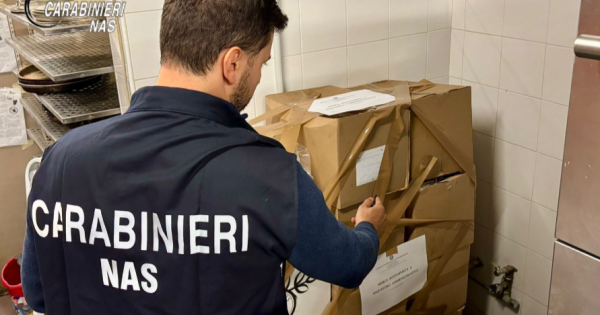 https://www.gazzettadiparma.it/resizer/600/315/true/2026_02_24/NAS_PARMA_SEQUESTRO_ALIMENTI_foto_repertorio_(1)-1771920337793.png--sanzioni_e_sequestri_nei_controlli_sui_prodotti_di_carnevale.png?1771920337846