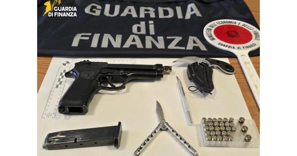 https://www.gazzettadiparma.it/resizer/600/315/true/2026_03_02/Foto_(1)-1772437116063.jpg--sequestrati_pistola__munizioni_e_coltelli__denunciato_un_responsabile_.jpg?1772437116892
