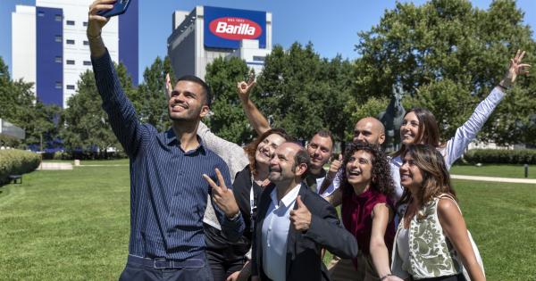 https://www.gazzettadiparma.it/resizer/600/315/true/2026_04_08/Un_impegno_che_riguarda_anche_le_quasi_9_mila_persone_Barilla,_vero_motore_della_performance_del_Gruppo._(1)-1775654126092.jpg--barilla_si_conferma_prima_azienda_food_al_mondo_per_reputazione_e_conquista_il_9__posto_nella_classifica_generale.jpg?1775654127601