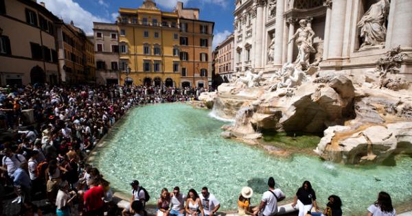 https://www.gazzettadiparma.it/resizer/600/315/true/ansa/2026_02_02/2c881bfcf82b057f21791b867490aafb.jpg--sovrintenza_capitolina__alle_11_venduti_3_mila_biglietti_per_accedere_alla_fontana_trevi___previsti_almeno_6_7_milioni_di_euro_.jpg