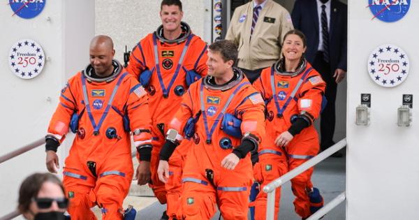 Nasa, Artemis II è a metà strada verso la Luna