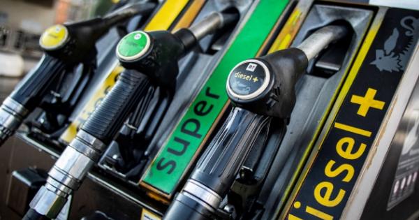 https://www.gazzettadiparma.it/resizer/600/315/true/gn4/33389/GN4_DAT_33389530.jpg--i_prezzi_di_diesel_e_benzina_crescono_ancora__accuse_di_speculazione.jpg
