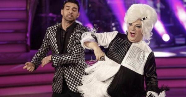 Raimondo Todaro mentre insegna merengue