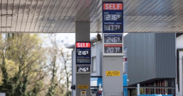 https://www.gazzettadiparma.it/resizer/600/315/true/gn4/50481/GN4_DAT_50481820.jpg--caro_carburanti__il_gasolio__vola__oltre_quota_2_1_euro.jpg