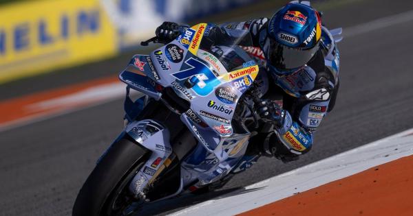 https://www.gazzettadiparma.it/resizer/600/315/true/italpress/2025_11_15/1763217791965.jpg--alex_marquez_vince_la_sprint_a_valencia__sul_podio_di_giannantonio.jpg