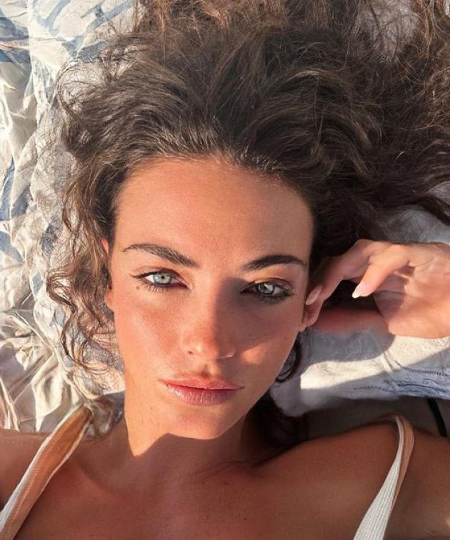 Naufraghe famose sull'isola Greta Zuccarello Foto 1 di 5 Gazzetta