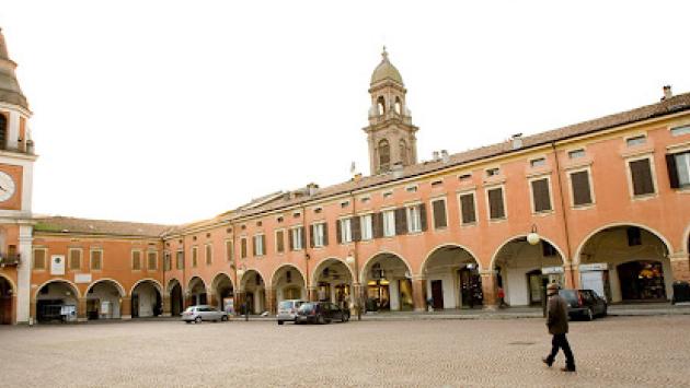 Conferenze con 'no vax' a scuola, polemica a Sassuolo