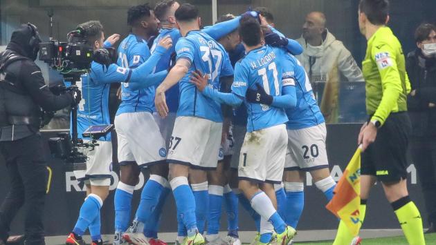 Colpo del Napoli, Milan battuto. Inter campione d'inverno - Risultati e classifica