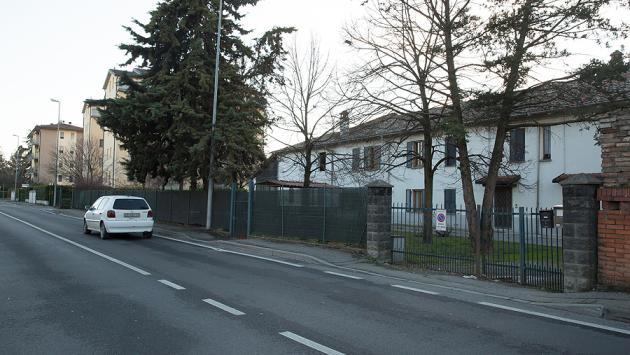 Si finge rappresentante delle Forze dell’Ordine e ruba 70 euro a un anziano 81enne