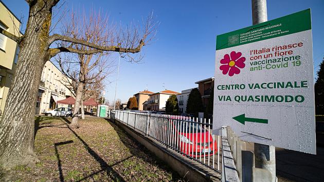 In via Quasimodo, è operativo il nuovo centro vaccinale dell’Ausl dedicato alle terze dosi
