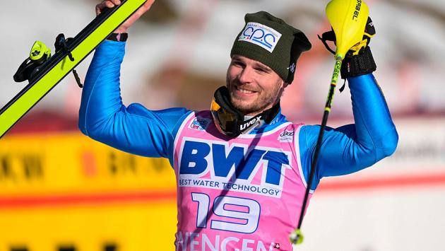 Razzoli terzo a 37 anni, lacrime di gioia in slalom