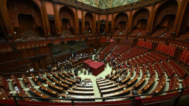 Schieramenti fuori controllo sarà un'estate ad alta tensione