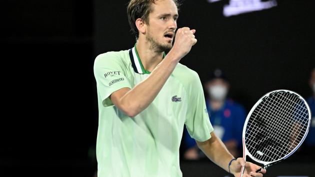 Medvedev in finale: Tsitsipas battuto in 4 set
