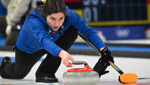Stefania Constantini curling