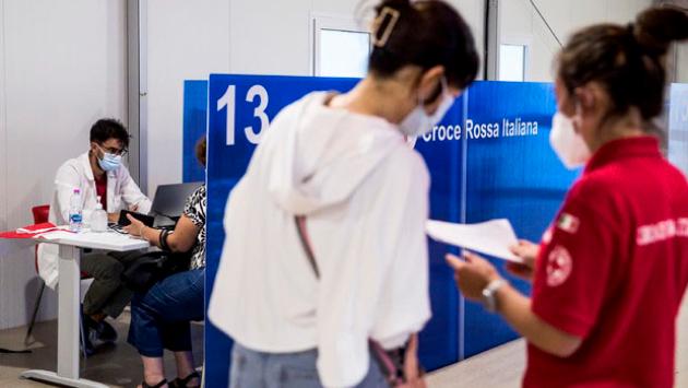Calano ancora l'incidenza a 672 e l'Rt a 0,77