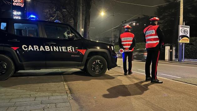 Carabinieri: tentano di rubare un motorino ma vengono fermati dai militari dell’Arma