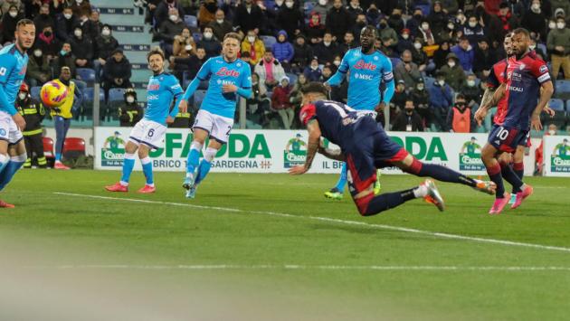 Anche il Napoli frena nella corsa scudetto: 1-1 a Cagliari - Risultati e classifica