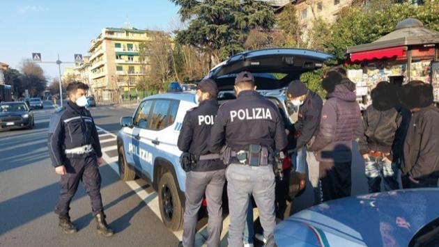 Controlli interforze: “Blitz” delle Forze dell’Ordine oltre 170 giovani controllati e 2 denunciati per detenzione di sostanza stupefacente