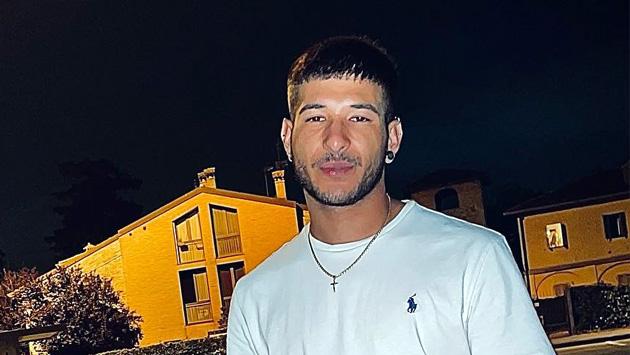 Vicomero, esce di strada con l'auto abbatte un muretto per finire la sua corsa in un campo: muore giovane poco più che ventenne