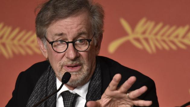 Spielberg dona 1 milione di dollari ai rifugiati