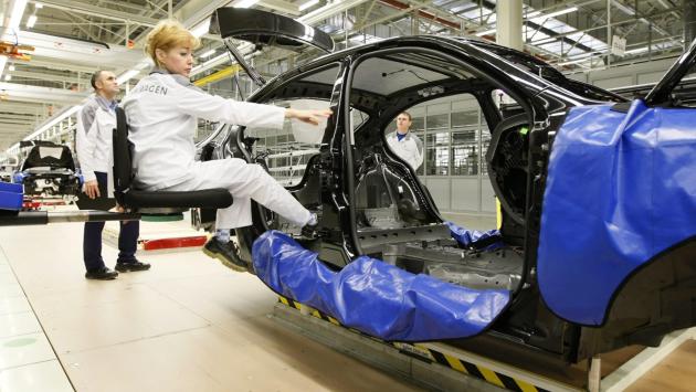 Le auto costeranno di più con la guerra. Ecco perché
