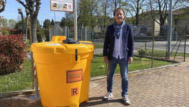 Gli oli esausti alimentari di uso domestico vengono smaltiti in 3 contenitori pubblici