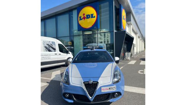 Lite al supermercato Lidl. Arrestata 33enne per resistenza e lesioni a Pubblico Ufficiale