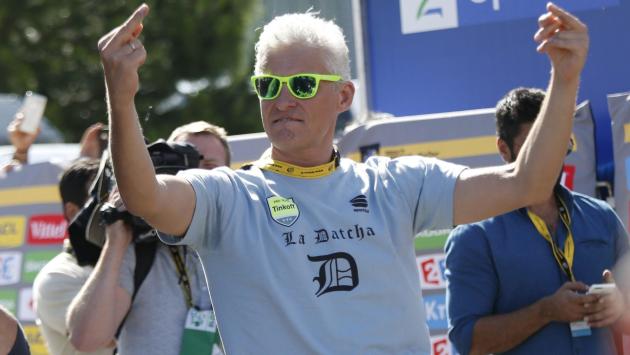 La famiglia del magnate russo anti Putin Tinkov dona 50 mila euro per i profughi ucraini accolti a Forte dei Marmi