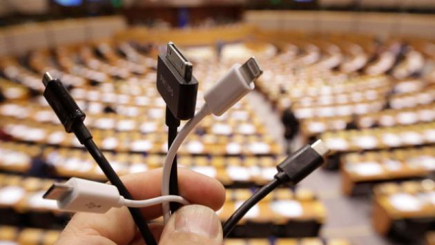 Primo ok del Parlamento Ue per il caricabatterie unico