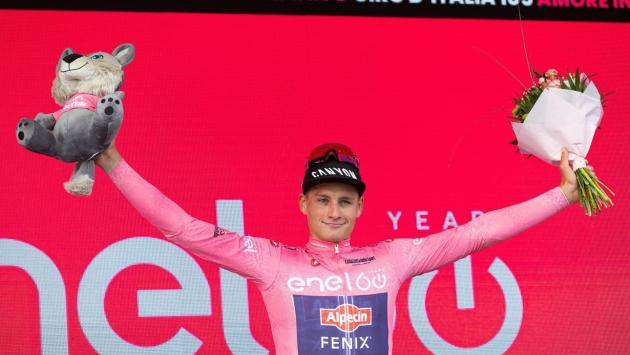 Giro: seconda  tappa a Yates, Van der Poel ancora in rosa 