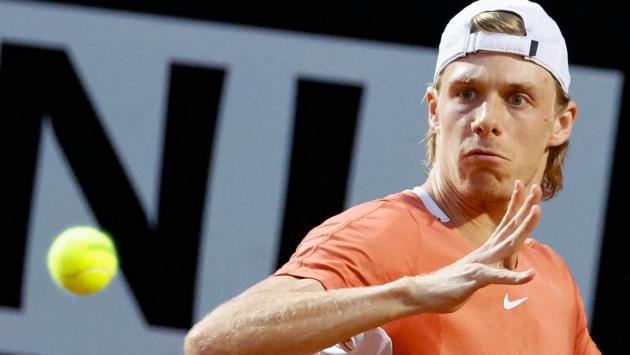 Roma, Shapovalov piega Nadal e vola ai quarti